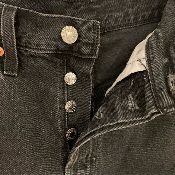 Levi’s 501 Original Shorts in Black - Picture 5 of 6